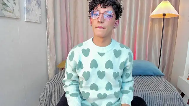 Snapshot of iiangel_ chatting on February 17, 3:36 am iiangel online show from February 17, 3:36 am