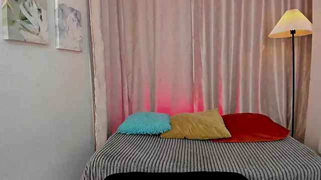 Snapshot of iiangel_ chatting on February 18, 3:57 am iiangel online show from February 18, 3:57 am