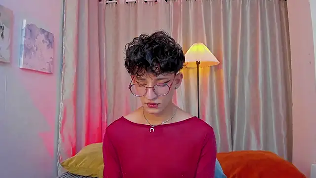 Snapshot of iiangel_ chatting on February 21, 3:29 am iiangel online show from February 21, 3:29 am