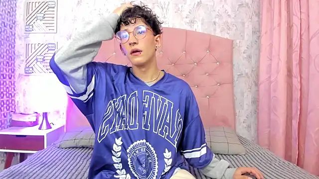 Snapshot of iiangel_ chatting on February 26, 4:33 am iiangel online show from February 26, 4:33 am