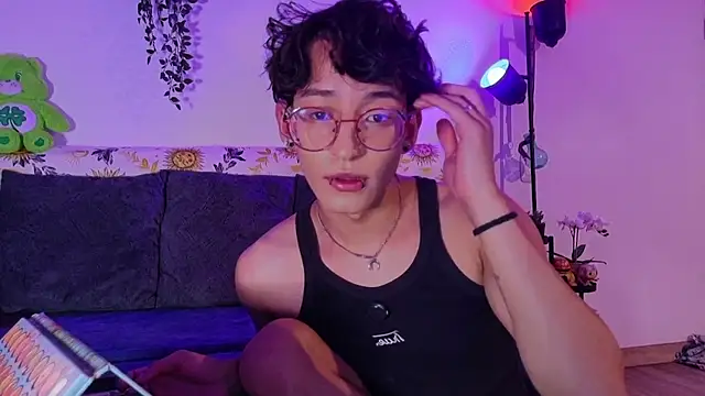 Snapshot of iiangel_ chatting on March 18, 1:42 am iiangel online show from March 18, 1:42 am