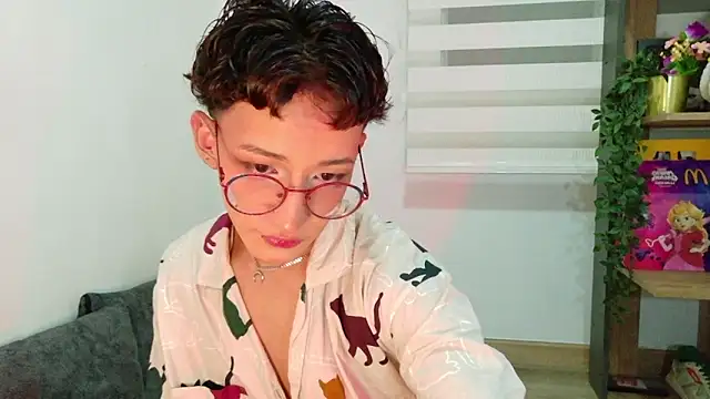 Snapshot of iiangel_ chatting on April 14, 3:56 am iiangel online show from April 14, 3:56 am