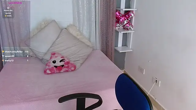 emily-777 online show from March 18, 10:58 pm