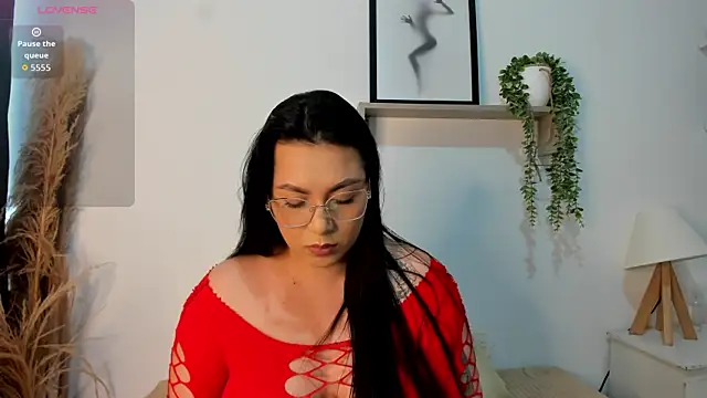 Snapshot of emily-777 chatting on November 30, 9:19 pm emily-777 online show from November 30, 9:19 pm