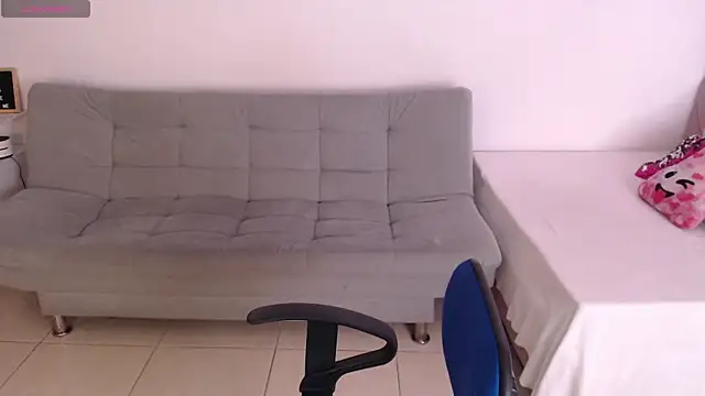 Snapshot of emily-777 chatting on December 5, 6:26 pm emily-777 online show from December 5, 6:26 pm