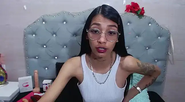 Karla SlutSkinny online show from February 21, 3:01 am