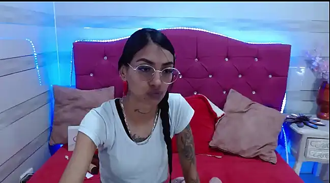 Karla SlutSkinny online show from February 22, 2:39 am