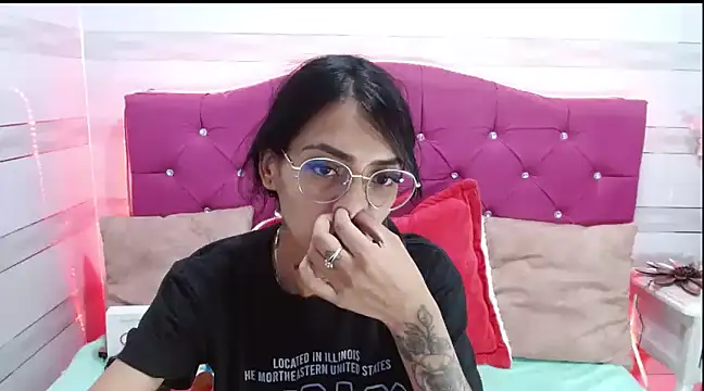 Karla SlutSkinny online show from February 25, 3:09 am