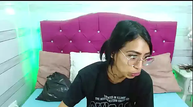 Karla SlutSkinny online show from February 27, 2:53 am