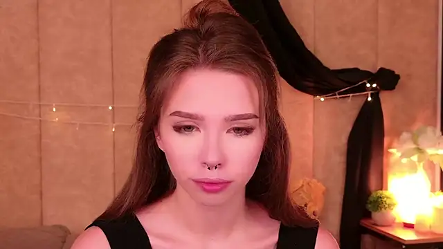 Snapshot of Sierra_Fane chatting on September 25, 5:44 am Sierra Fane online show from September 25, 5:44 am