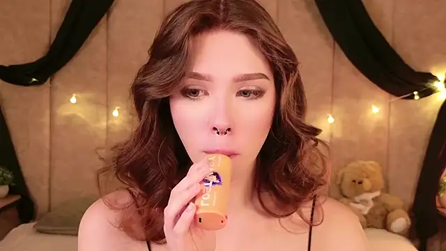 Snapshot of Sierra_Fane chatting on October 2, 5:58 am Sierra Fane online show from October 2, 5:58 am