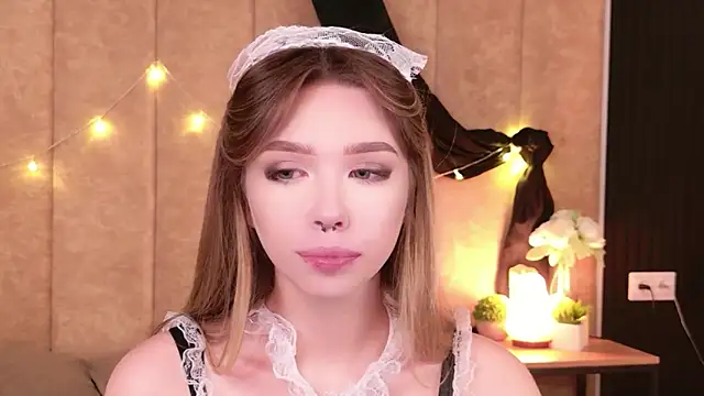 Snapshot of Sierra_Fane chatting on November 23, 10:48 am Sierra Fane online show from November 23, 10:48 am