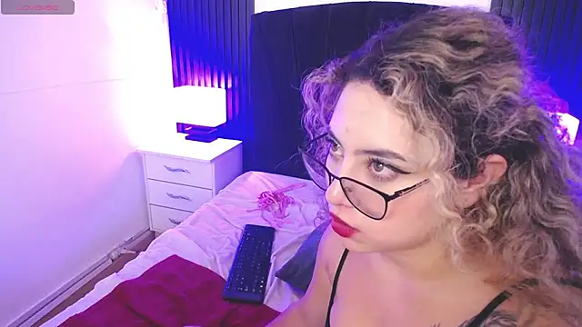 Snapshot of veenus_hs chatting on March 22, 9:02 am veenus hs online show from March 22, 9:02 am