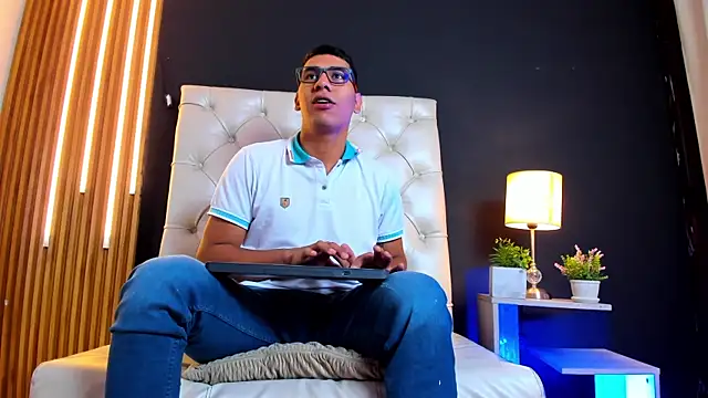 mike  cute online show from February 26, 12:25 pm