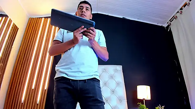 mike  cute online show from February 27, 1:07 pm