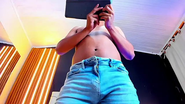 mike  cute online show from March 1, 1:07 pm