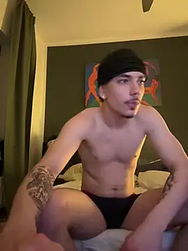 Snapshot of NaomiMulan chatting on February 22, 1:22 am NaomiMulan online show from February 22, 1:22 am