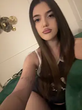 Snapshot of NaomiMulan chatting on March 19, 10:42 pm NaomiMulan online show from March 19, 10:42 pm