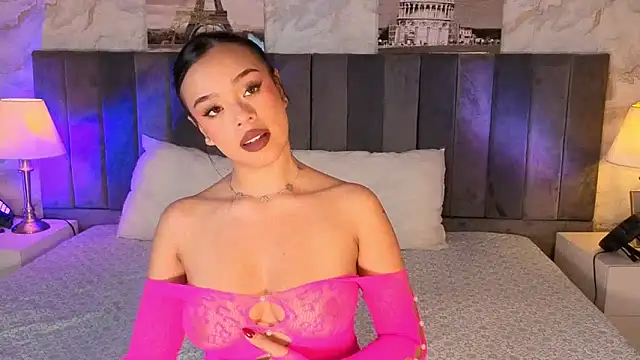 LiaHilton2 online show from November 18, 2:32 pm