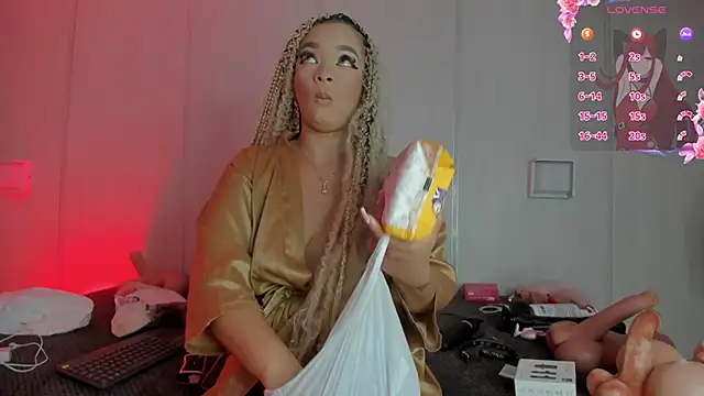 Snapshot of sasha_riverss chatting on February 22, 7:34 pm sasha riverss online show from February 22, 7:34 pm