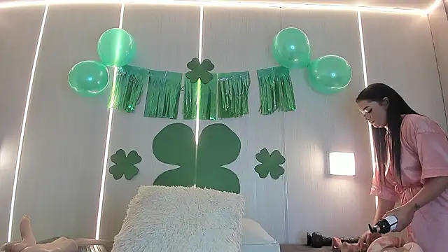 Snapshot of sasha_riverss chatting on March 17, 7:39 pm sasha riverss online show from March 17, 7:39 pm