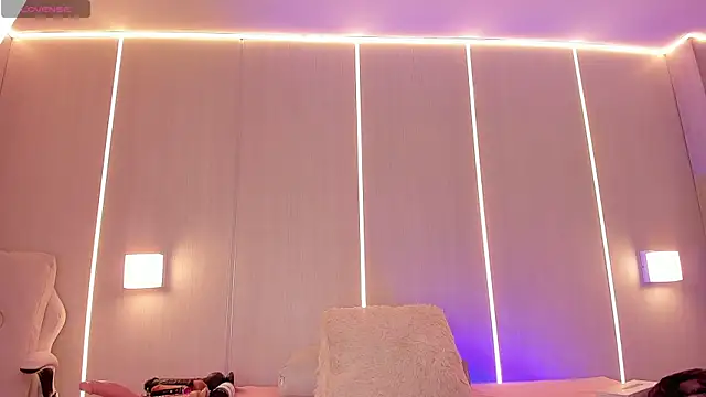 sasha riverss online show from May 20, 12:00 pm