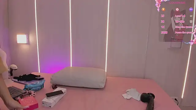 sasha riverss online show from July 23, 7:45 pm