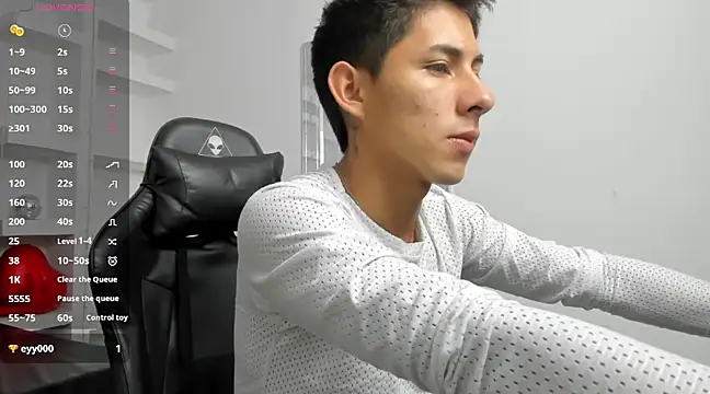 Angel Medina online show from March 17, 2:23 pm