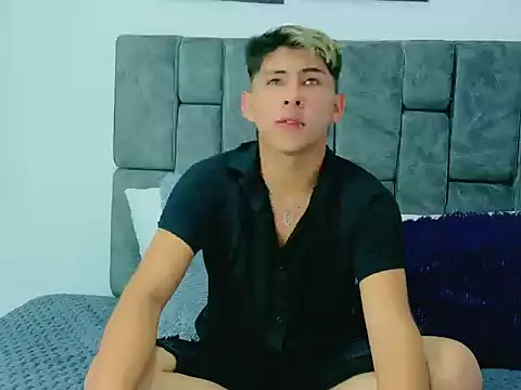 Angel Medina online show from September 11, 1:11 pm