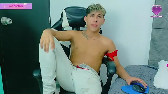 Angel Medina online show from September 20, 1:34 pm