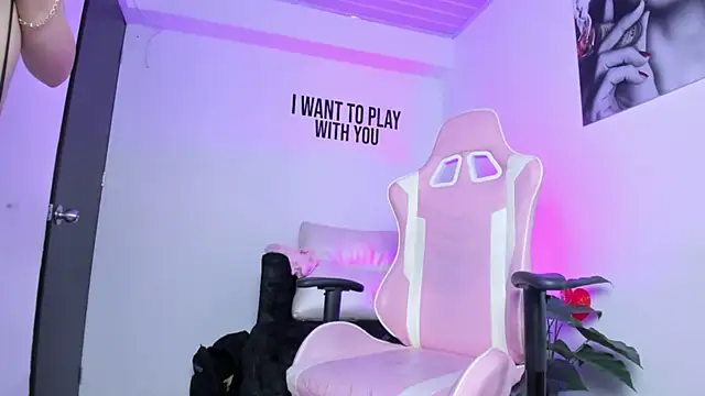 Snapshot of Zamira_Taylor chatting on February 26, 7:16 pm Zamira Taylor online show from February 26, 7:16 pm