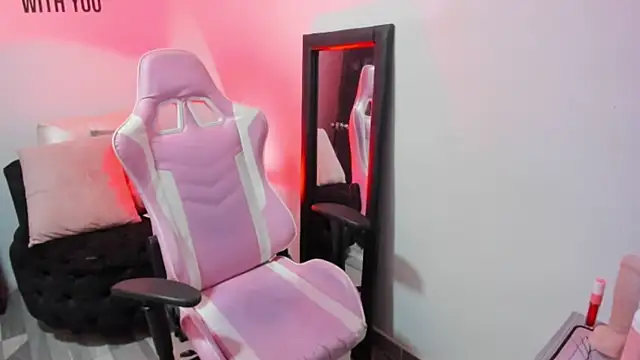 Snapshot of Zamira_Taylor chatting on March 15, 7:38 pm Zamira Taylor online show from March 15, 7:38 pm