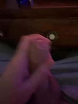 Snapshot of juicyj_420 chatting on February 20, 8:28 am juicyj 420 online show from February 20, 8:28 am