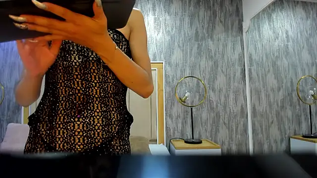 NahomyCarther online show from December 15, 4:06 am