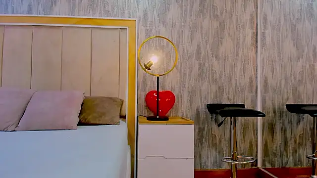 NahomyCarther online show from March 10, 1:27 pm