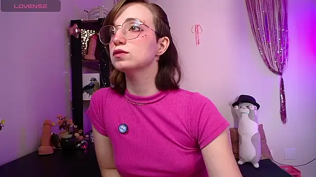 Elise Nyx online show from March 8, 2:10 pm