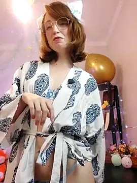 Snapshot of Elise_Nyx chatting on April 7, 1:33 pm Elise Nyx online show from April 7, 1:33 pm