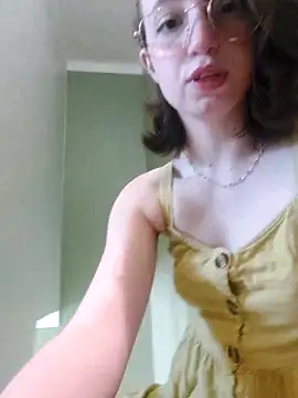 Snapshot of Elise_Nyx chatting on April 9, 12:32 pm Elise Nyx online show from April 9, 12:32 pm
