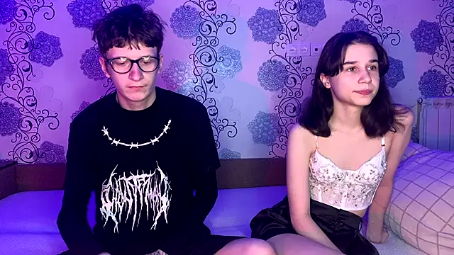 baby lesi online show from November 18, 4:00 pm