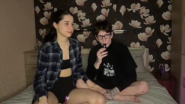 Snapshot of baby_lesi chatting on April 9, 6:57 pm baby lesi online show from April 9, 6:57 pm