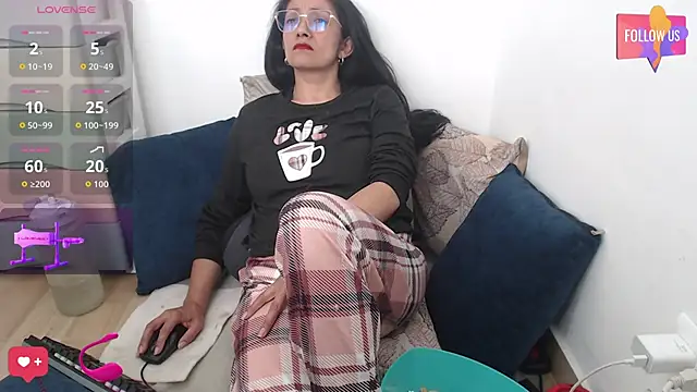 Snapshot of Sexyqueen_mature_ chatting on November 13, 5:56 pm Sexyqueen mature online show from November 13, 5:56 pm