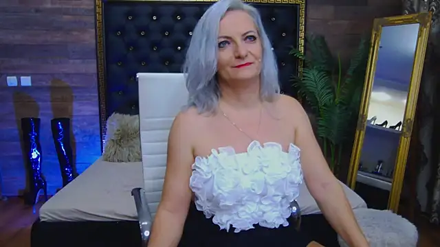 LadyTouch online show from January 29, 11:56 pm