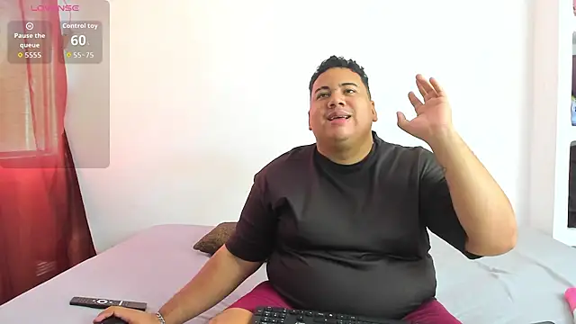 Snapshot of MICHAEL_AND_SHARON chatting on April 10, 3:39 pm MICHAEL AND SHARON online show from April 10, 3:39 pm