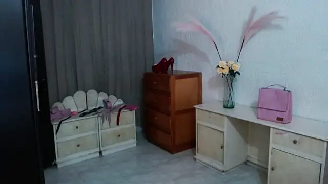 Snapshot of EngelCristaly chatting on November 3, 3:19 am EngelCristaly online show from November 3, 3:19 am