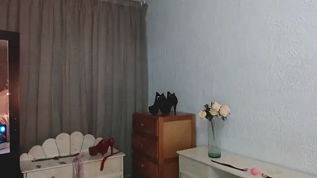 EngelCristaly online show from February 13, 5:47 am