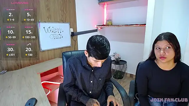 Snapshot of katty_And_alex chatting on February 22, 12:40 pm katty And alex online show from February 22, 12:40 pm