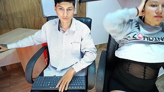 Snapshot of katty_And_alex chatting on February 25, 6:53 pm katty And alex online show from February 25, 6:53 pm