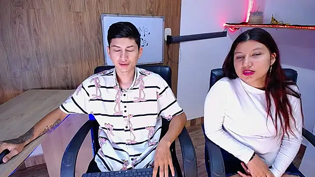 Snapshot of katty_And_alex chatting on February 26, 11:41 am katty And alex online show from February 26, 11:41 am