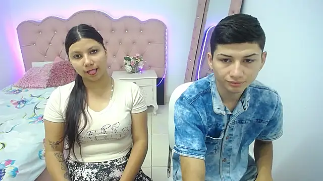 Snapshot of katty_And_alex chatting on March 16, 12:11 pm katty And alex online show from March 16, 12:11 pm