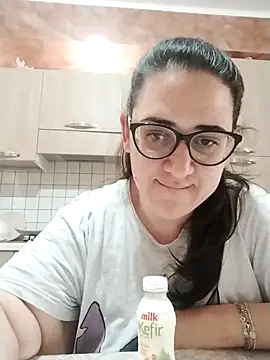 Snapshot of Dolcecurvy chatting on October 29, 9:00 am Dolcecurvy online show from October 29, 9:00 am